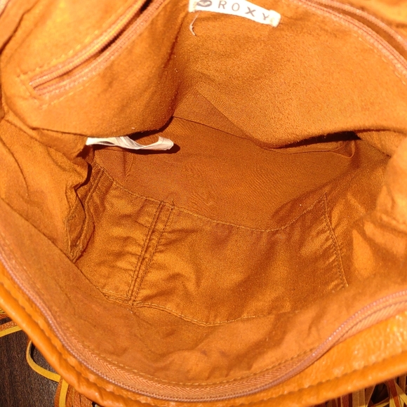 Roxy, fringe shoulder purse - Picture 4 of 4